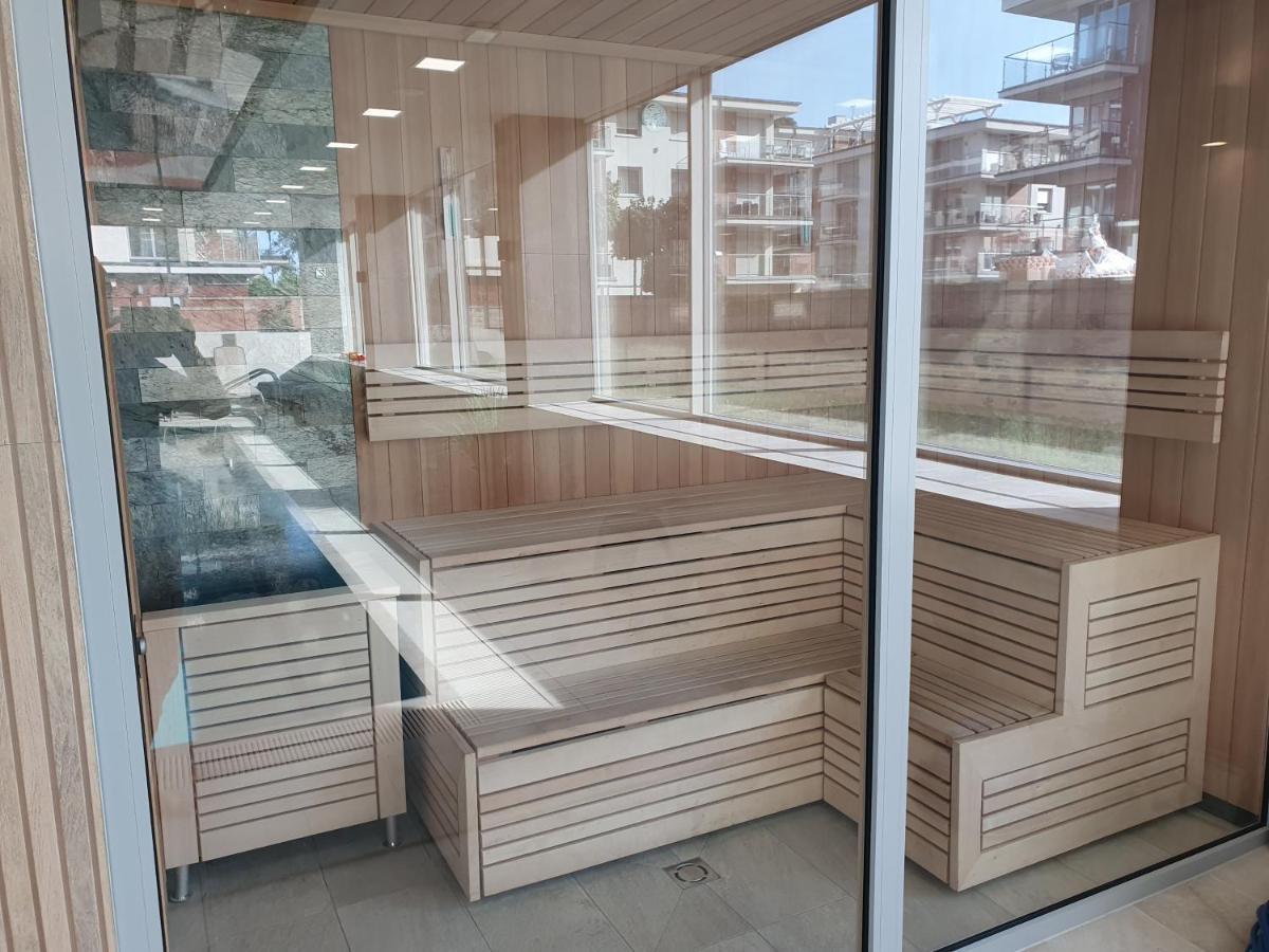 Apartament Szafir W Budynku Basenowym Morska Klifowa Rewal Esterno foto