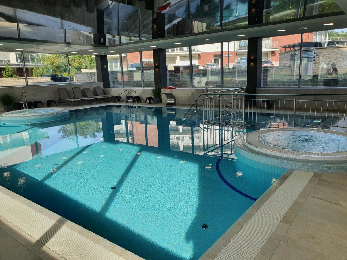 Apartament Szafir W Budynku Basenowym Morska Klifowa Rewal Esterno foto